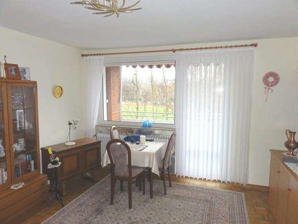 Helle 1-1/2 Zimmer-Eigentumswohnung mit Balkon in ruhiger Ortsrandlage