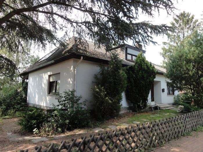 Großzügiges Einfamilienhaus mit Garage in ruhiger Lage Nähe Waldrand