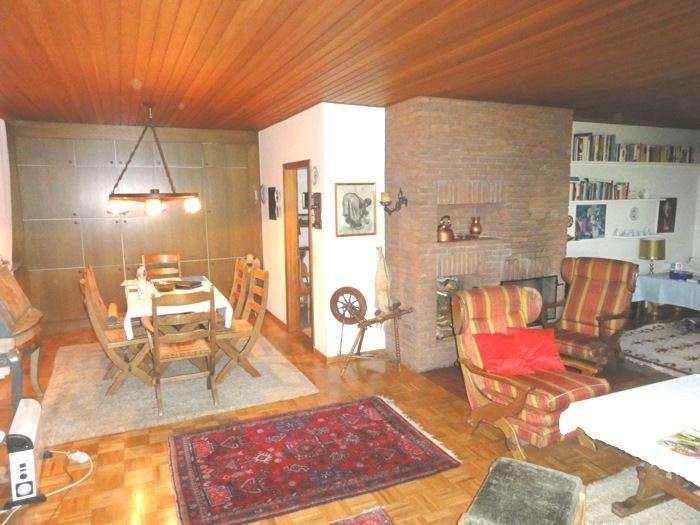 Großzügiges Einfamilienhaus mit Garage in ruhiger Lage Nähe Waldrand