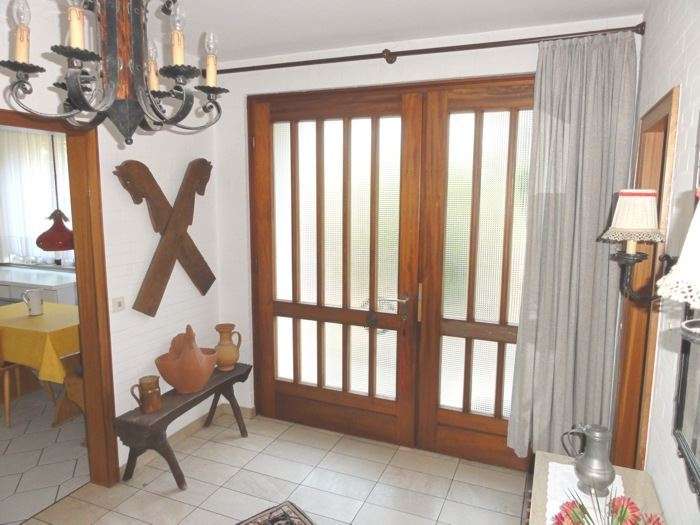 Großzügiges Einfamilienhaus mit Garage in ruhiger Lage Nähe Waldrand