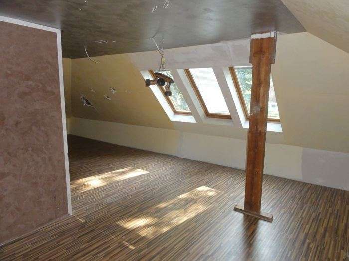 Großzügiges Einfamilienhaus mit Garage in ruhiger Lage Nähe Waldrand