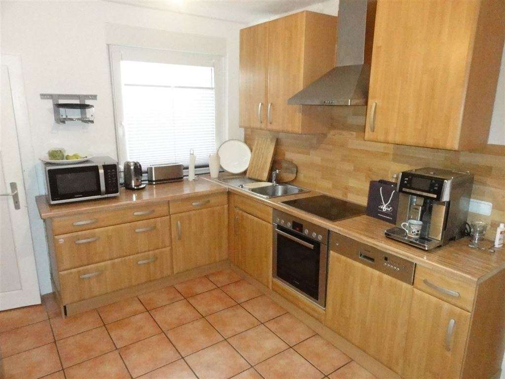 1 - 2 Familienhaus mit Garage und großen Grundstück