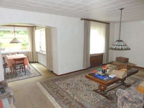 Einfamilienhaus in exklusiver Lage mit Waldgrundstück