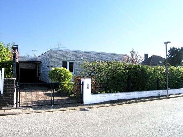 Geräumiger Bungalow in ruhiger Lage mit zusätzlichem Raumangebot im Keller und Garage