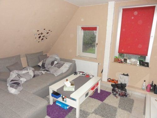 Ein- bis Zweifamilienhaus mit Doppelgarage und Anbau auf großem Grundstück