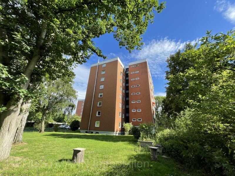 Kapitalanlage: Helle 2 Zimmer-Eigentumswohnung mit Balkon in ruhiger Ortsrandlage