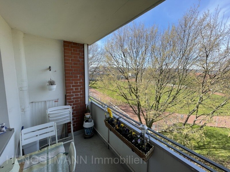 Kapitalanlage: Helle 2 Zimmer-Eigentumswohnung mit Balkon in ruhiger Ortsrandlage