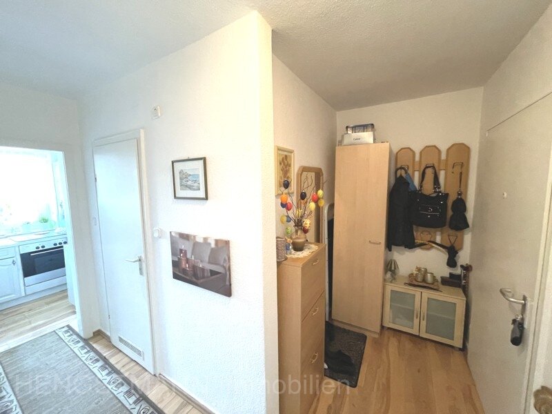 Kapitalanlage: Helle 2 Zimmer-Eigentumswohnung mit Balkon in ruhiger Ortsrandlage