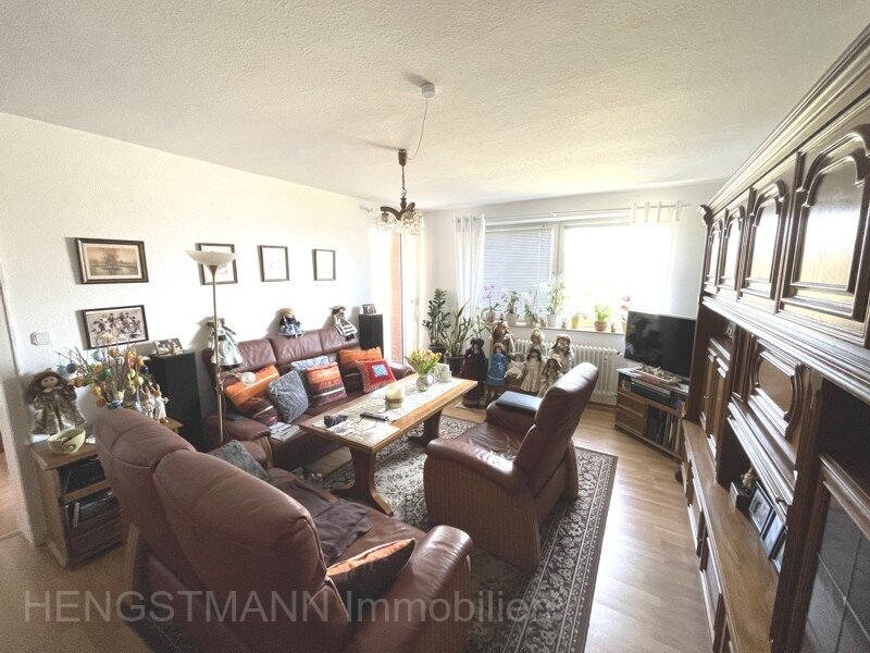 Kapitalanlage: Helle 2 Zimmer-Eigentumswohnung mit Balkon in ruhiger Ortsrandlage