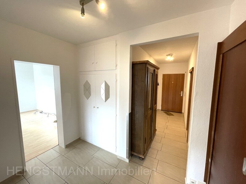 Schöne helle renovierte 3-Zimmermietwohnung mit Loggia in Zentrumsnähe