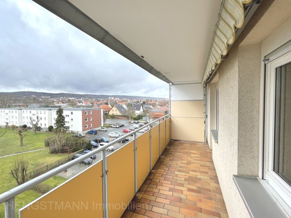 2-Zimmer-Eigentumswohnung in modernisiertem Mehrfamilienhaus mit Balkon in ruhiger Ortsrandlage