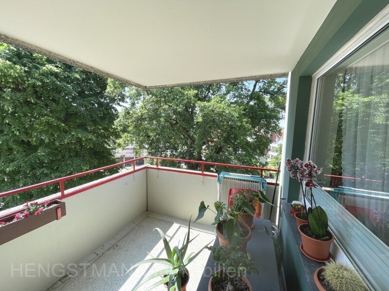 Kapitalanlage: 1-ZIMMER-EIGENTUMSWOHNUNG in zentraler Lage mit Süd-West-Eckbalkon 