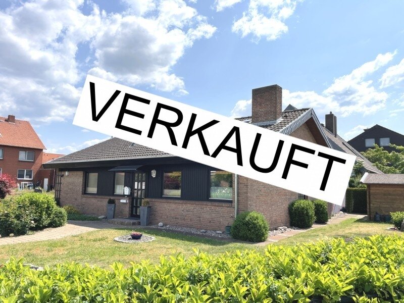 Einfamilienhaus in wärmegedämmter Holzständerbauweise mit Klinkerfassade und Garage in ruhiger Lage