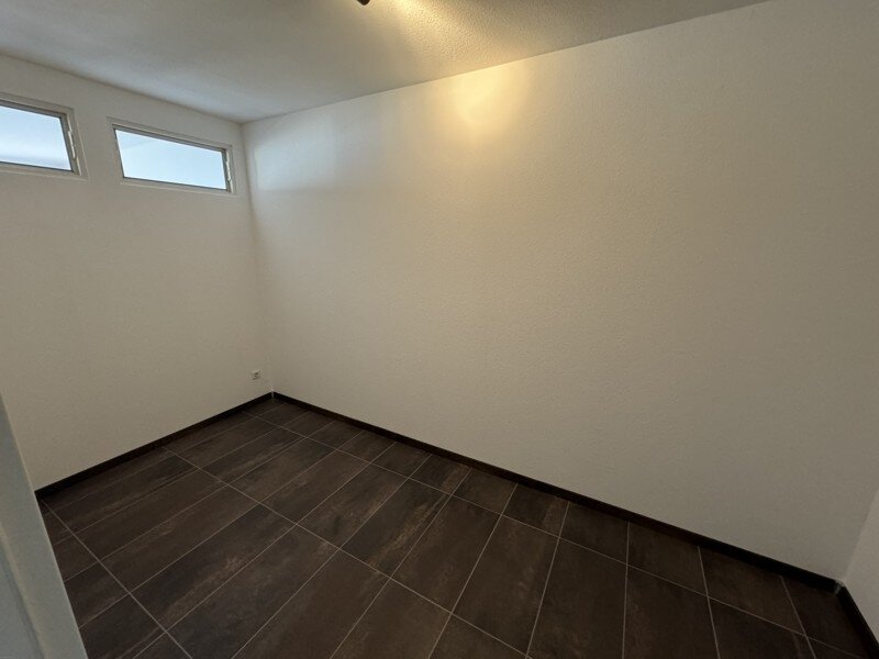 Modernisierte 1 1/2-Zimmer-Studiowohnung mit sonniger Südwestloggia einschl. Einbauküche