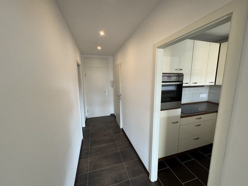 Modernisierte 1 1/2-Zimmer-Studiowohnung mit sonniger Südwestloggia einschl. Einbauküche