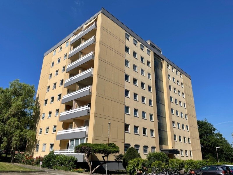 Modernisierte 1 1/2-Zimmer-Studiowohnung mit sonniger Südwestloggia einschl. Einbauküche