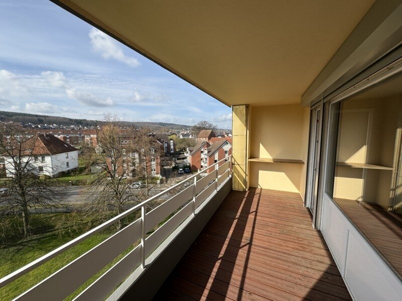 Modernisierte 1 1/2-Zimmer-Studiowohnung mit sonniger Südwestloggia einschl. Einbauküche