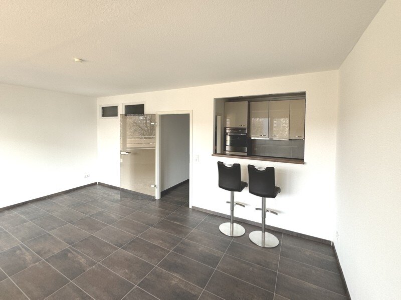 Modernisierte 1 1/2-Zimmer-Studiowohnung mit sonniger Südwestloggia einschl. Einbauküche