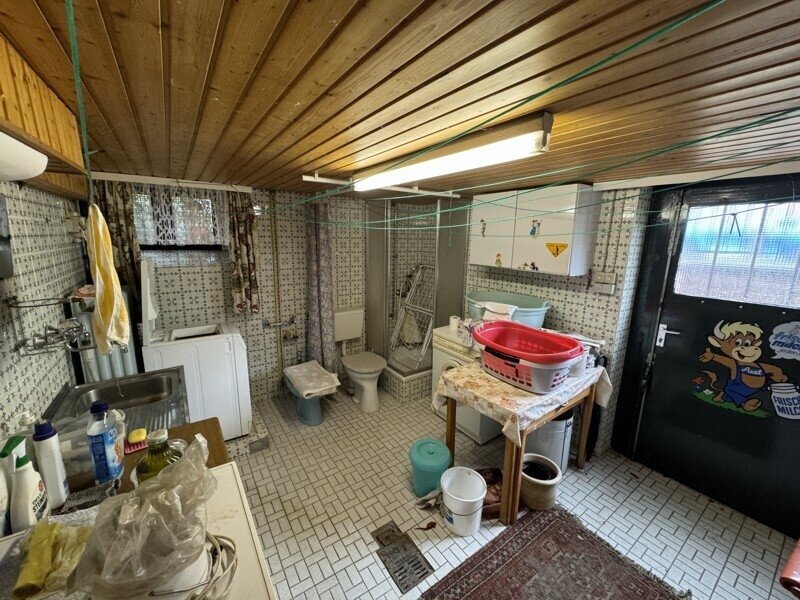 2-FAMILIENHAUS mit Anbau, Dachterrasse, großer überdachter Terrasse und Garage