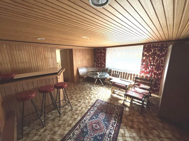 2-FAMILIENHAUS mit Anbau, Dachterrasse, großer überdachter Terrasse und Garage