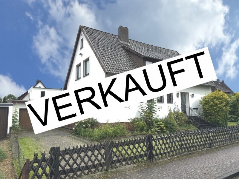 2-FAMILIENHAUS mit Anbau, Dachterrasse, großer überdachter Terrasse und Garage