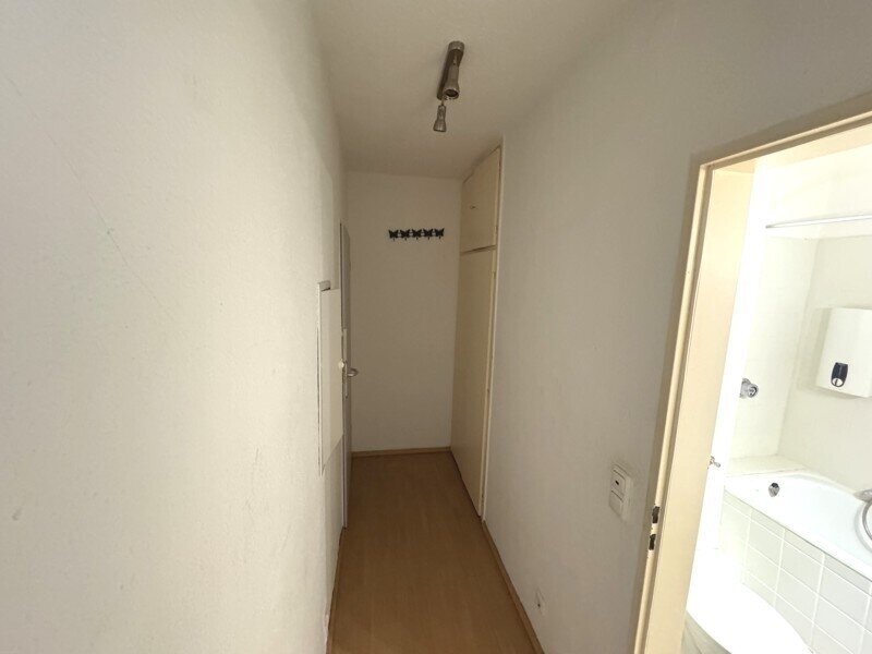 1-ZIMMER-EIGENTUMSWOHNUNG mit Balkon in ruhiger Ortsrandlage