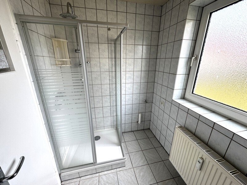 2-Zimmerwohnung mit Balkon in zentraler Lage – komplett renoviert