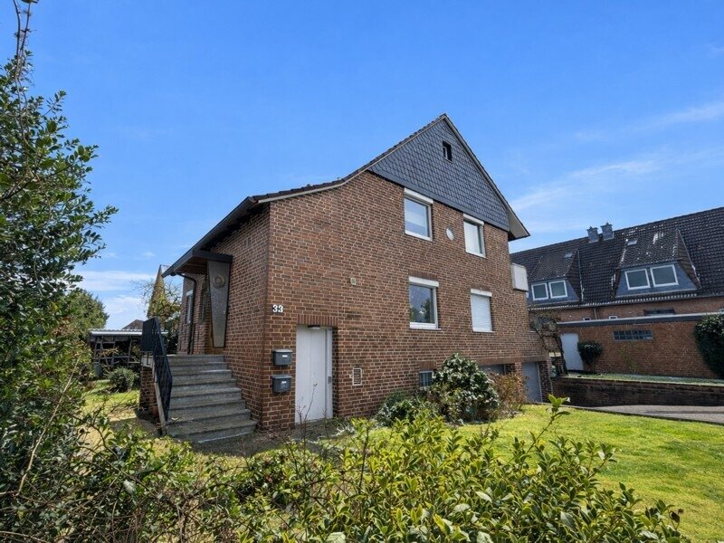 4-Zi--ETW im Grünen mit Gartenanteil, Balkon, Garage und DG als Ausbaureserve  