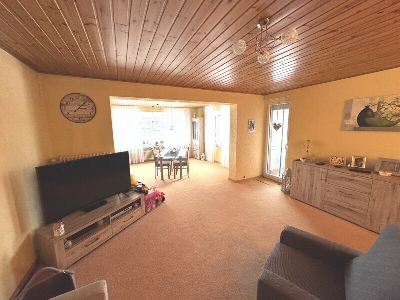 4-Zi--ETW im Grünen mit Gartenanteil, Balkon, Garage und DG als Ausbaureserve  