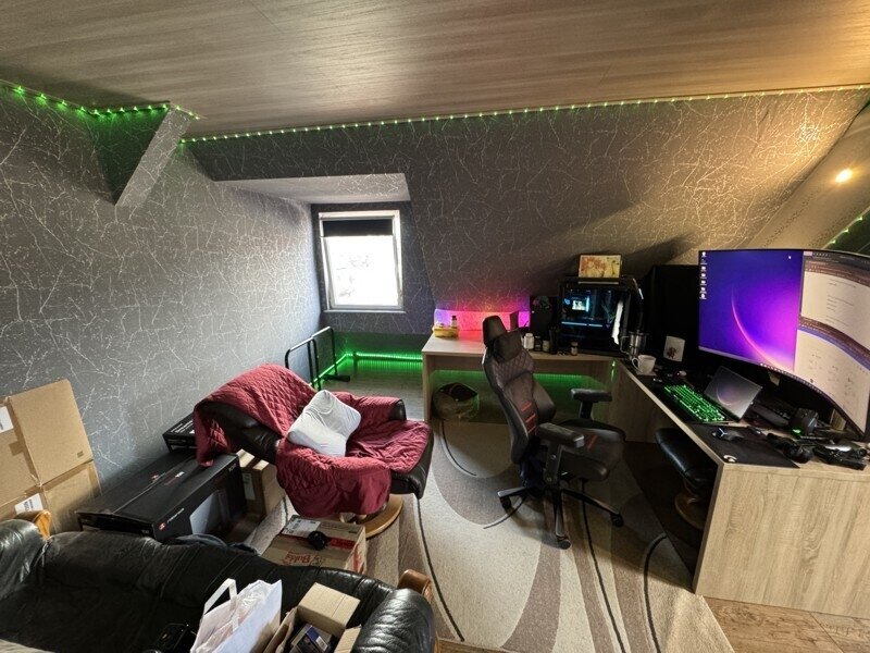 1 bis 2-Familien-Doppelhaushälfte mit zusätzlichem Büro oder Ladenraum im Souterrain und Doppelgarage