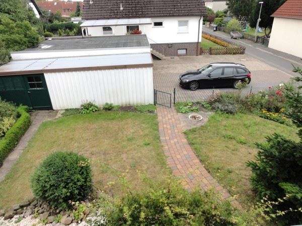 Blick vom Balkon Garagen